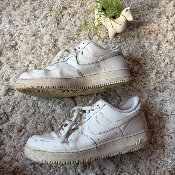 Nike men’s Nike Air Force One thick soul size 11 White Low-Top Sneakers main image 6